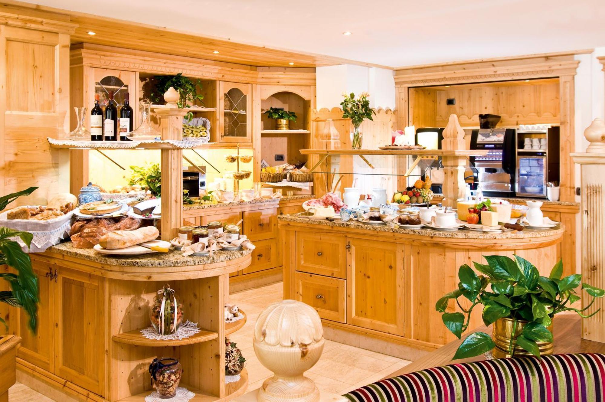 Boutique Hotel Diana Madonna Kültér fotó